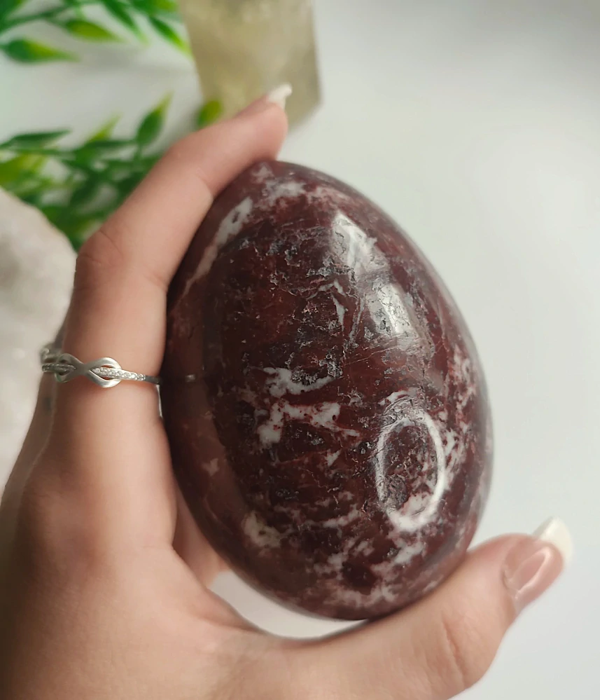 ONYX ČERVENÝ vejce 9cm
