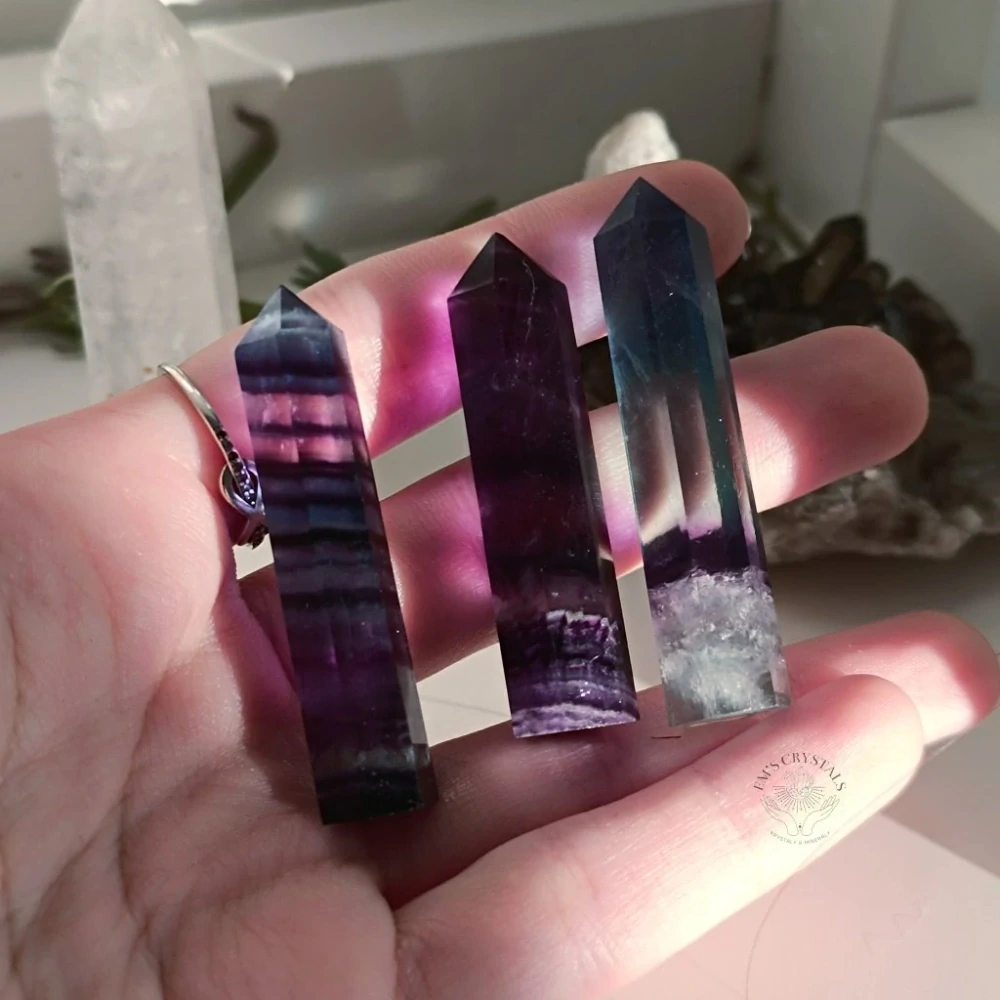 FLUORIT střední obelisk 5-6cm