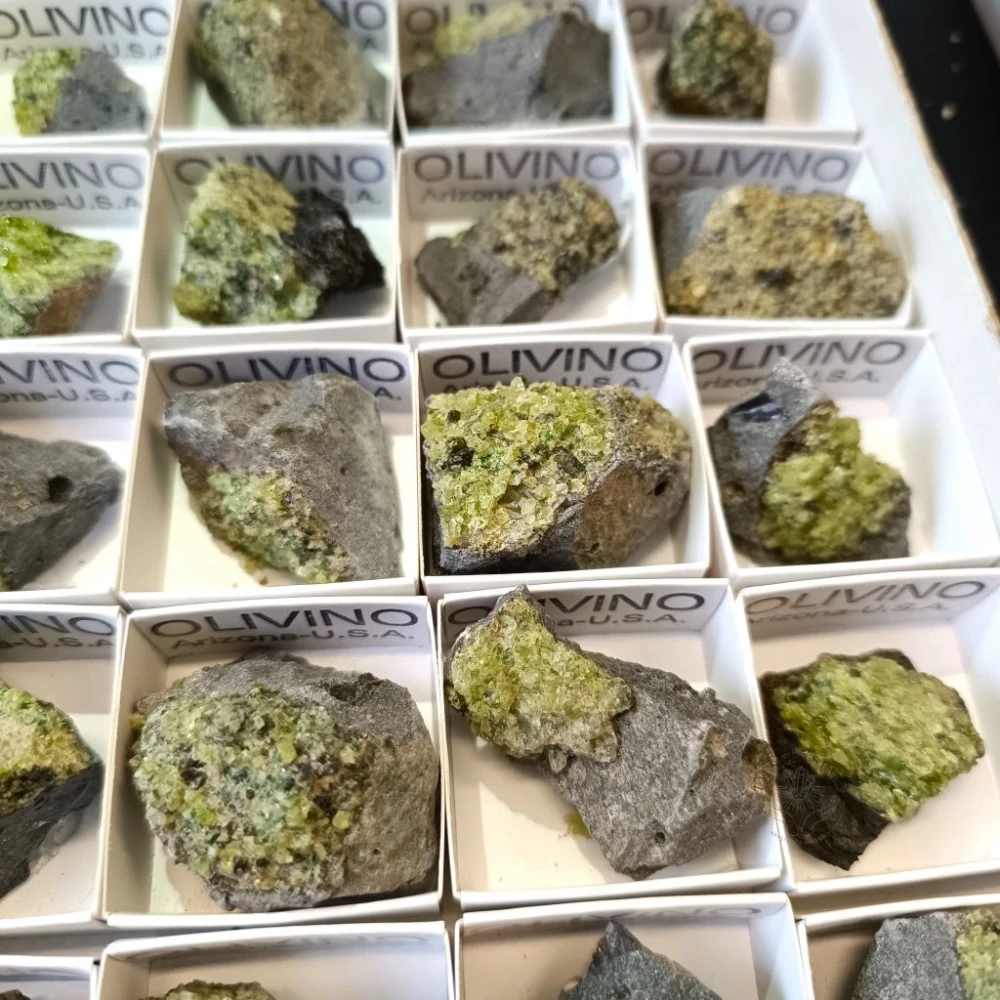 OLIVÍN (Peridot) surový Arizona