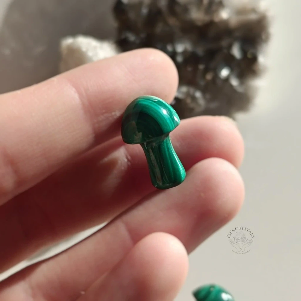 MALACHIT PRAVÝ - houbička 1,7 cm x 1,1 cm