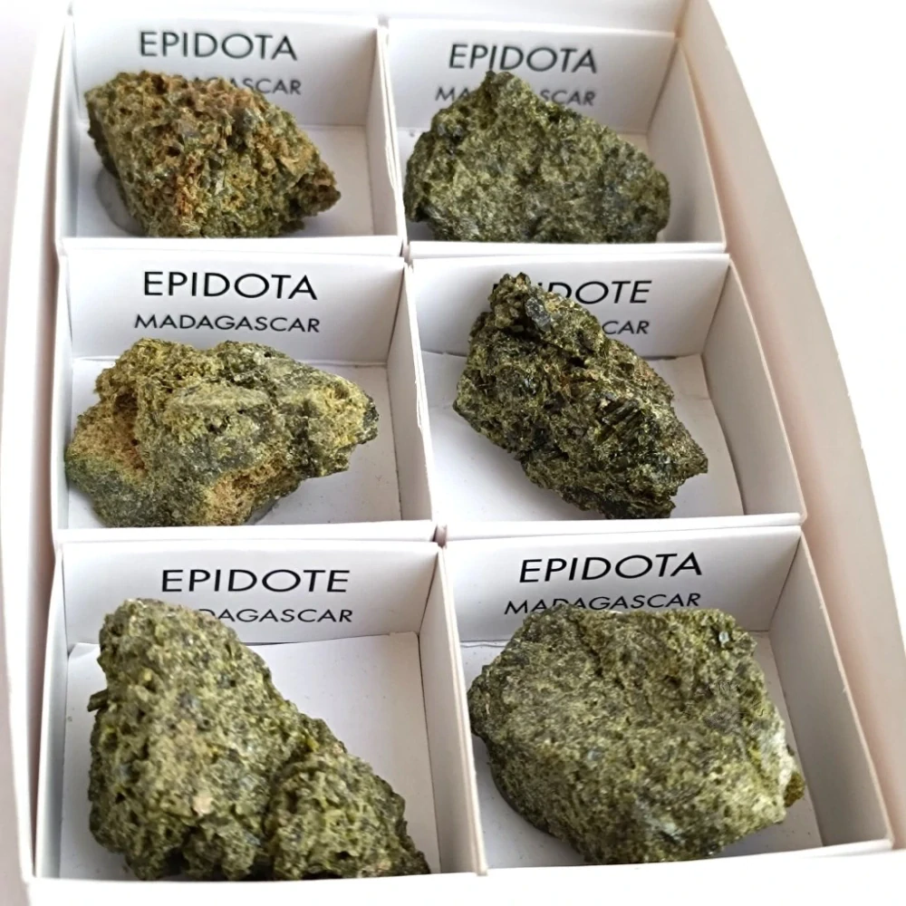EPIDOT (dračí kámen) surový Madagaskar