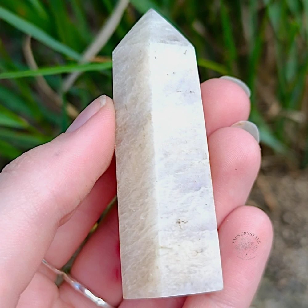 BROSKVOVÝ MĚSÍČNÍ KÁMEN obelisk č.4 45,7g