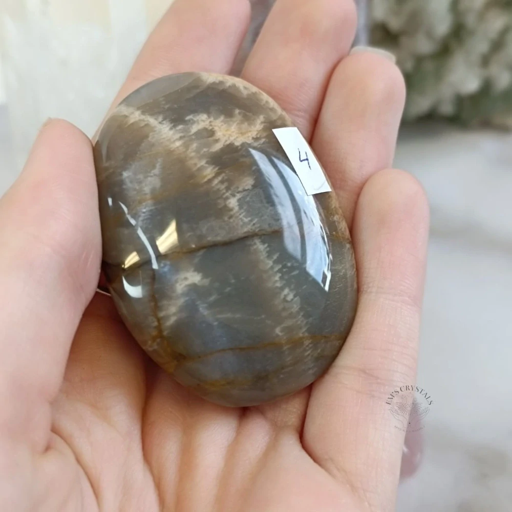 BROSKVOVÝ MĚSÍČNÍ KÁMEN hmatka č.4 53,1g