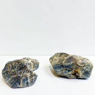 SAFÍR surový Tanzanie 9-20g